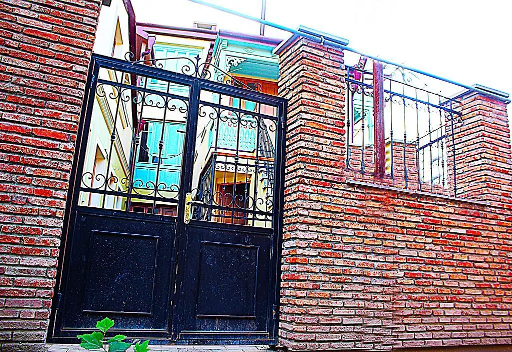 Апартаменты Home In The Centre Of Old Тбилиси